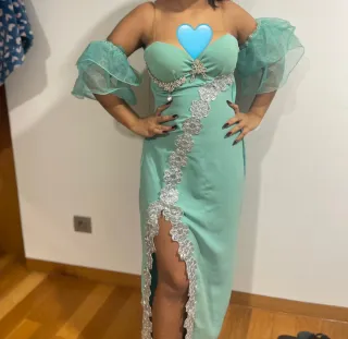 Vestido con mangas talla 34-36  precio negociable