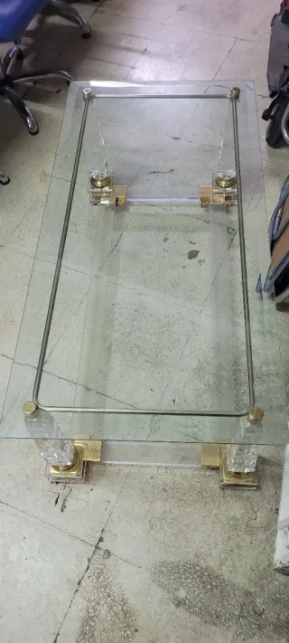 Mesa centro cristal templado acrílico y metal