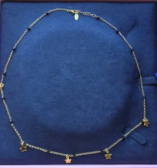Collana con stelle e perline nere
