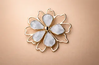 Pendientes Flor Dorados y Blancos