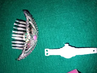 Joyas de Nancy: Tiara, Reloj y Caja