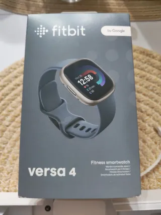 Fitbit Versa 4 Smartwatch