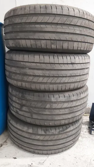 Neumático 245/40 R19 98Y XL"GOOD YEAR EAGLE F1 SS"