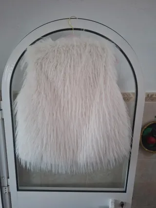 Chaleco efecto pelo Zara nuevo blanco