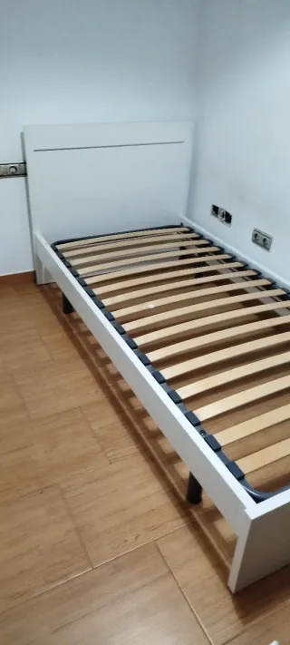 Cama individual blanca 90x190 con somier