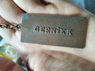 Llavero cuadro Gernika Picasso bronce antiguo 60