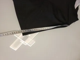 Maglia donna con scollo asimmetrico