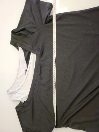 Maglia donna con scollo asimmetrico