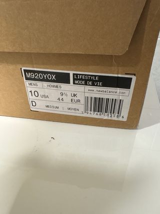 New Balance 920 Año del Buey Oro Rojo