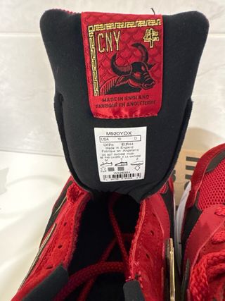 New Balance 920 Año del Buey Oro Rojo