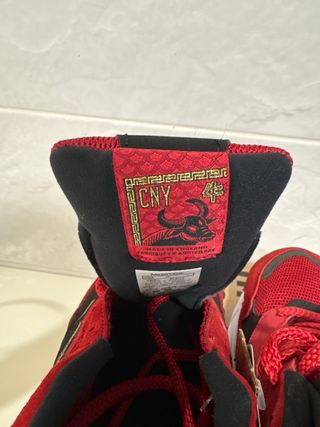 New Balance 920 Año del Buey Oro Rojo