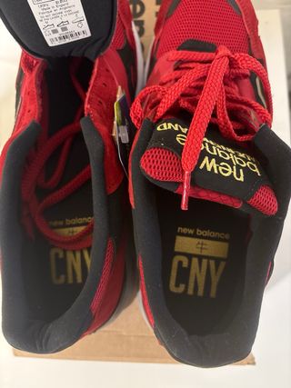 New Balance 920 Año del Buey Oro Rojo