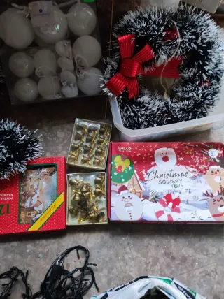 Set di decorazioni e figure per Natale