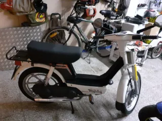 Vespino Clásica Blanca y Negra