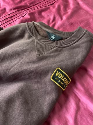 Sudadera Volcom Stone Negra y Dorada