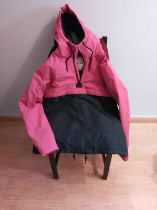 Anorak Pull&Bear rosa y negro