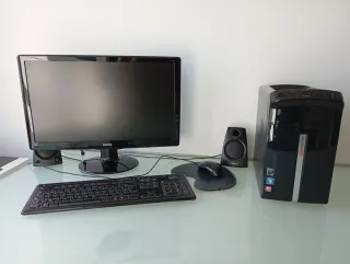 PC Packard Bell-Perfecto para tareas básicas