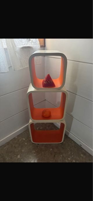 Estanterías Cubo Decorativas Naranja y Blanco