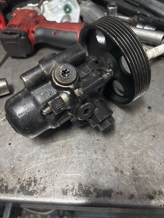 Bomba de direccion citroen xsantia