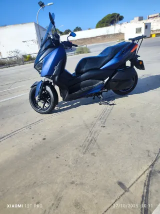 Yamaha XMX 300 Maxi Scooter