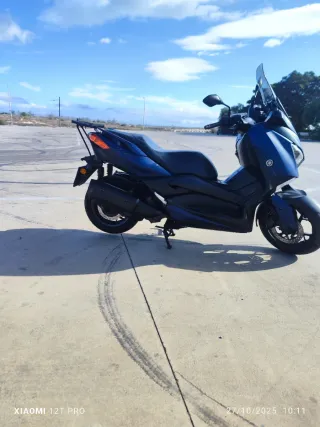 Yamaha XMX 300 Maxi Scooter