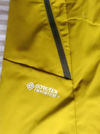 Chaqueta Haglofs Gore-Tex Infinium Amarilla .