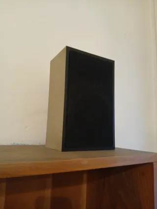 Radio Megatone con cartuchos