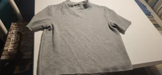 Pichi gris oscuro con rayas y jersey gris claro