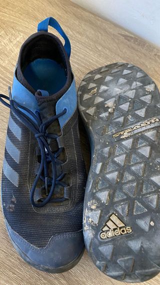 Zapatillas Adidas Terrex Negras y Azules