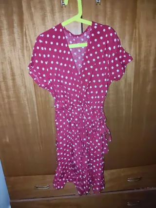 Lote 3 vestidos: rojo y negro