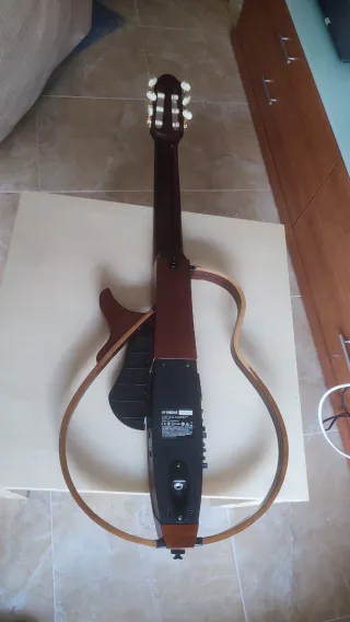 Guitarra Eléctrica Yamaha SLG200NW