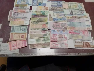 Lote de billetes extranjeros
