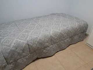 Colcha edredón beige y gris