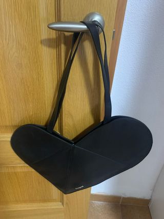 Bolso Corazón Piel Desigual Negro