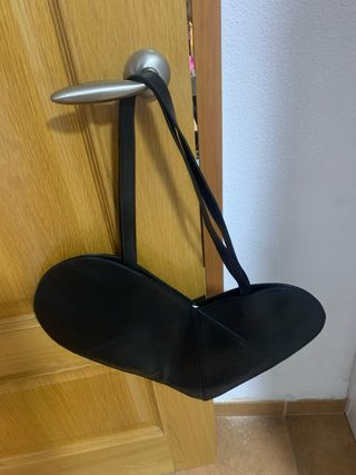 Bolso Corazón Piel Desigual Negro