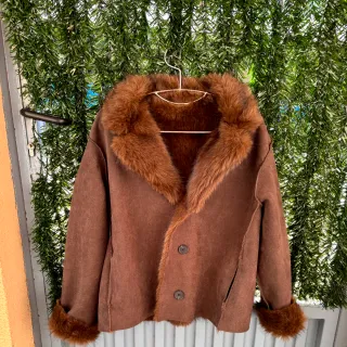 Chaquetón marrón con pelo reversible