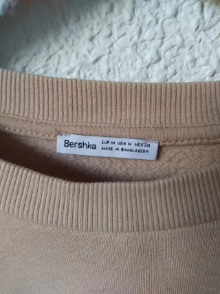 Jersey Bershka cropped beige talla M