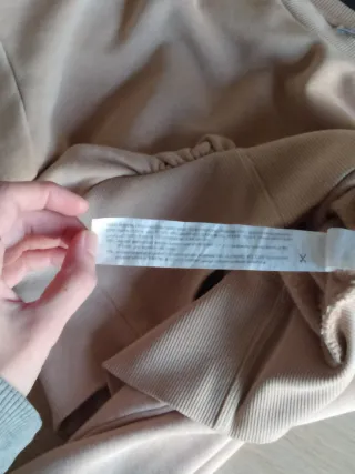 Jersey Bershka cropped beige talla M