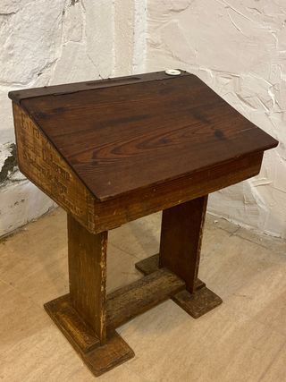 Pupitre antiguo post-guerra