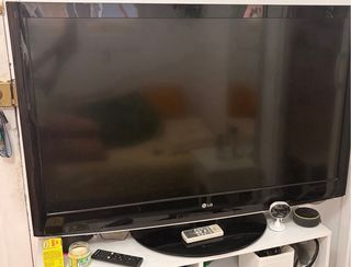 TV 45 pulgadas medidas 114 ancho x 70 altura.