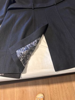 Chaqueta Guess Negra con Pelo