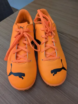 Botas fútbol sala Puma Attacanto Talla 37