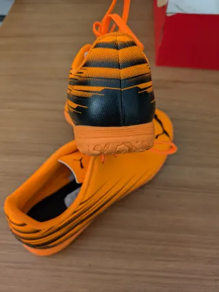 Botas fútbol sala Puma Attacanto Talla 37