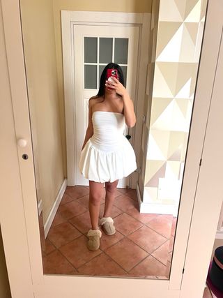 Vestito bianco elegante a palloncino