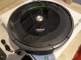 Robô Aspirador iRobot Roomba 696