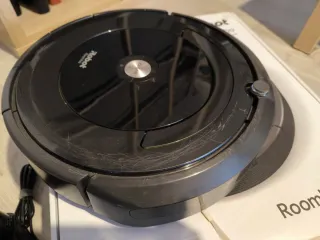 Robô Aspirador iRobot Roomba 696