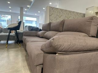 SOFA 3 PLAZAS EN COLOR MARRON ASIENTOS EXTENSIBLES
