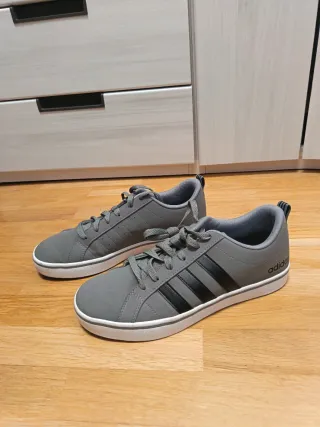 Zapatillas Adidas Talla 40 Gris y Negro