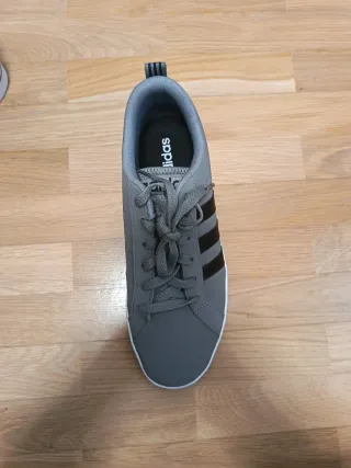 Zapatillas Adidas Talla 40 Gris y Negro