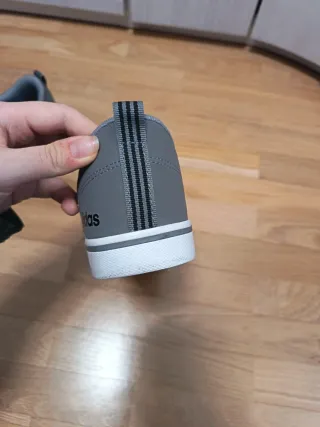 Zapatillas Adidas Talla 40 Gris y Negro